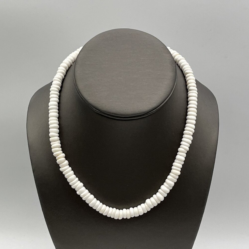 Vintage 70s  Hawaiian Puka Shell 47 gram Surfer Necklace 16" - Picture 6 of 8
